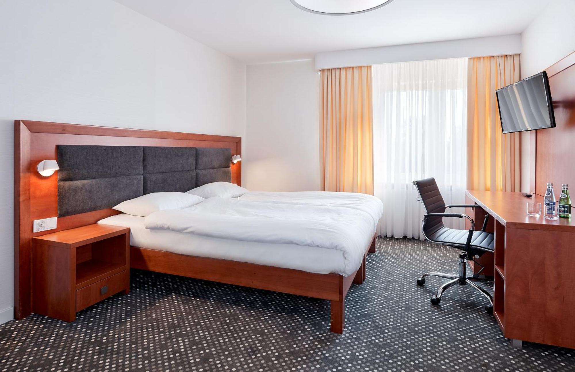 Maria Hotel *